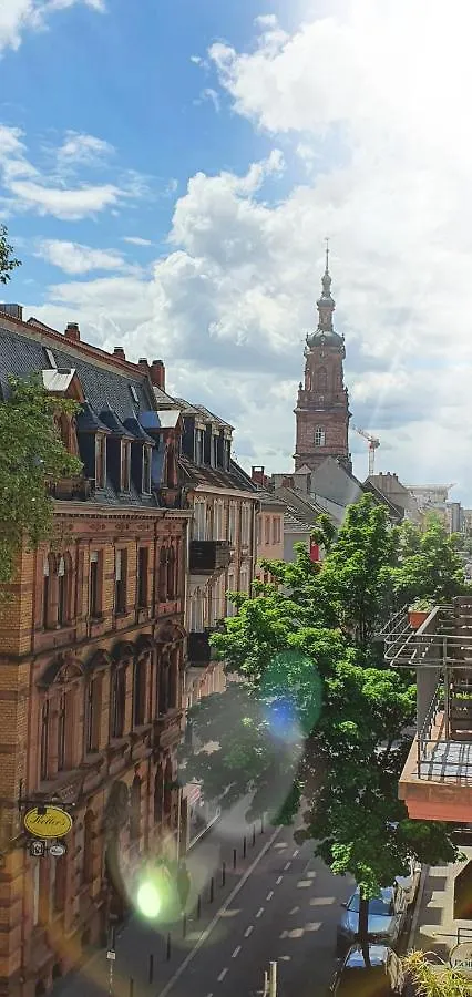 Gemuetliches Privatzimmer In Mannheims Stadtmitte Homestay